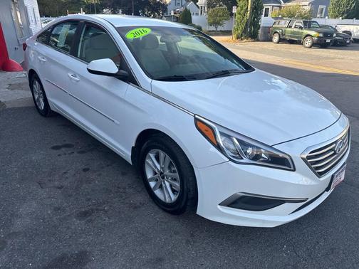 2017 Hyundai SONATA SE
