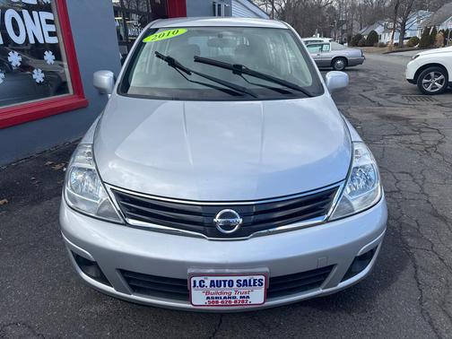 2010 Nissan Versa 1.8 S