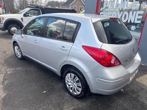 2010 Nissan Versa 1.8 S