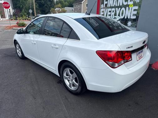 Summit White 2014 Chevrolet Cruze 1LT