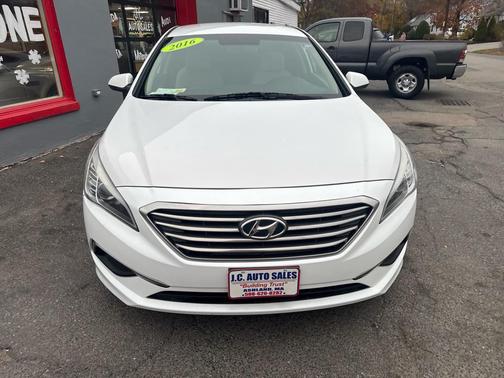 2016 Hyundai SONATA SE