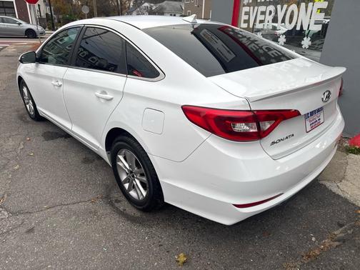 2016 Hyundai SONATA SE
