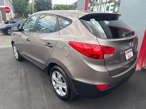 Chai Bronze 2011 Hyundai TUCSON GL