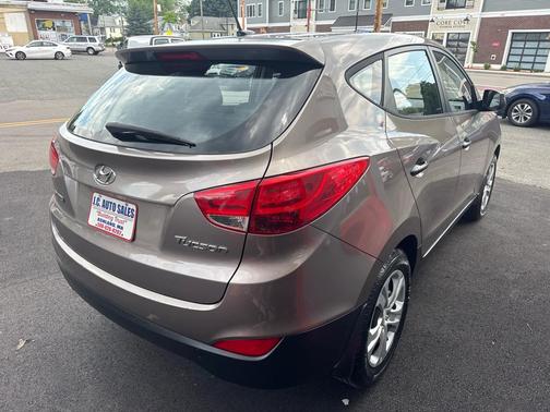Chai Bronze 2011 Hyundai TUCSON GL