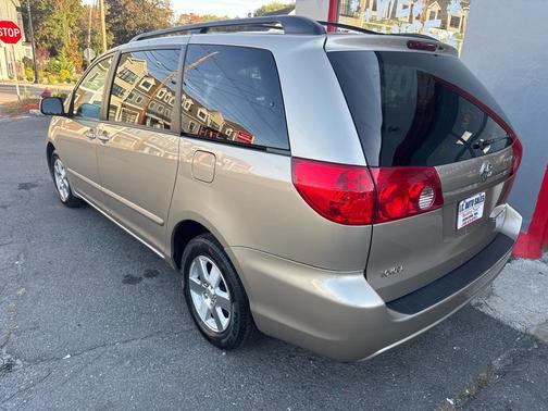 2009 Toyota Sienna LE