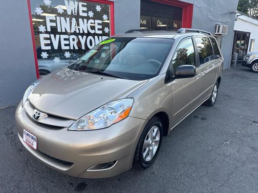 2009 Toyota Sienna LE