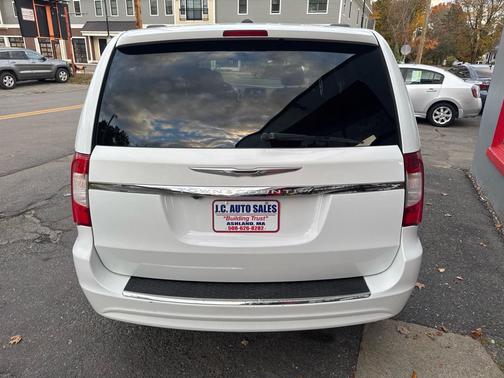 2016 Chrysler Town & Country Touring