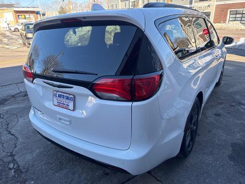 2018 Chrysler Pacifica Touring-L Plus