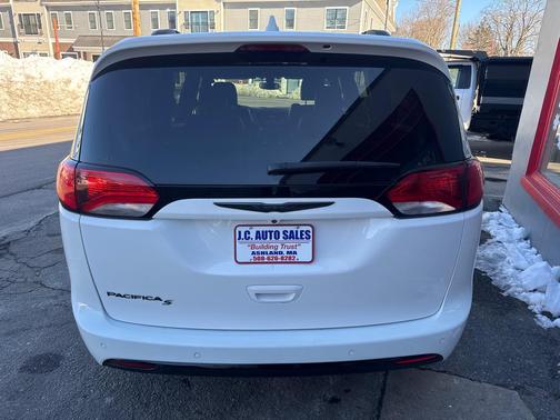 2018 Chrysler Pacifica Touring-L Plus