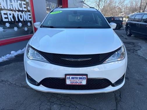 2018 Chrysler Pacifica Touring-L Plus