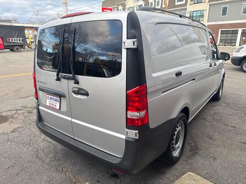 2016 Mercedes-Benz Metris Base
