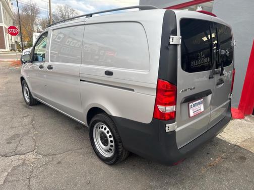 2016 Mercedes-Benz Metris Base
