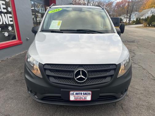 2016 Mercedes-Benz Metris Base