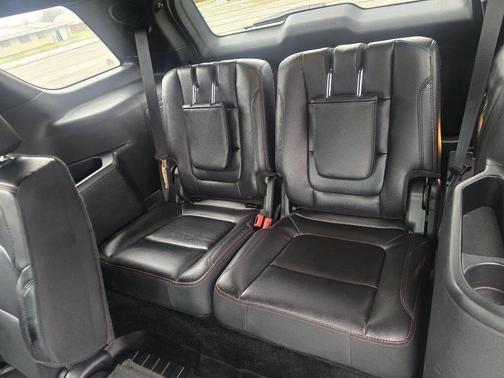 White Platinum Metallic Tri-Coat 2017 Ford Explorer sport