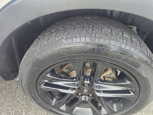 White Platinum Metallic Tri-Coat 2017 Ford Explorer sport