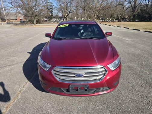 2018 Ford Taurus SEL