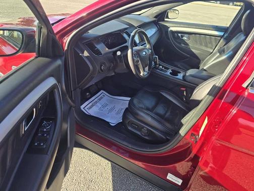 2018 Ford Taurus SEL