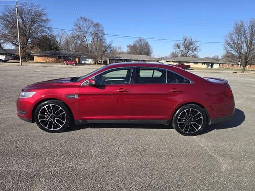 2018 Ford Taurus SEL