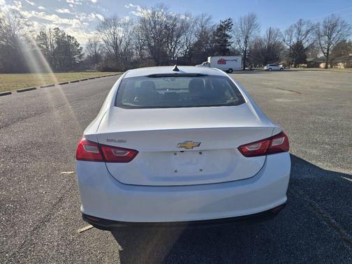 2017 Chevrolet Malibu 1LS