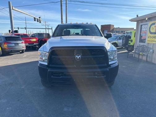 2018 RAM 2500 Tradesman Crew Cab 4x4 6'4' Box