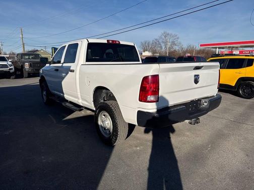 2018 RAM 2500 Tradesman Crew Cab 4x4 6'4' Box