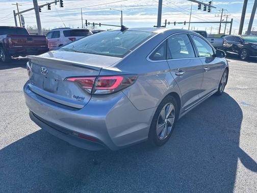 2016 Hyundai SONATA Hybrid Limited
