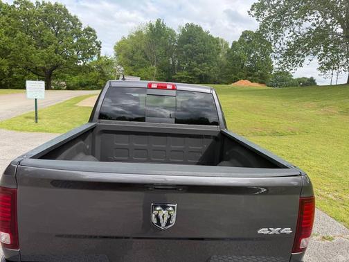 Granite Crystal Metallic Clearcoat 2016 RAM 1500 Sport