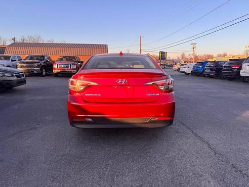 2016 Hyundai SONATA Hybrid SE