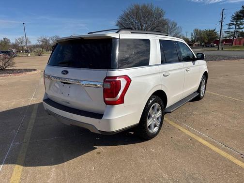 Oxford White 2018 Ford Expedition XLT