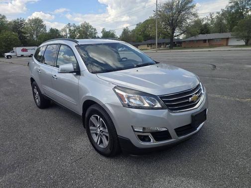 Champagne Silver Metallic 2017 Chevrolet Traverse 1LT