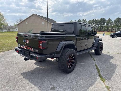 Black Clearcoat 2020 Jeep Gladiator Overland