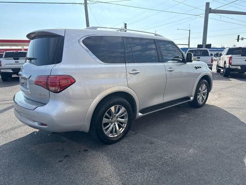2017 INFINITI QX80 Base