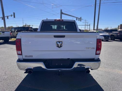 2018 RAM 1500 SLT
