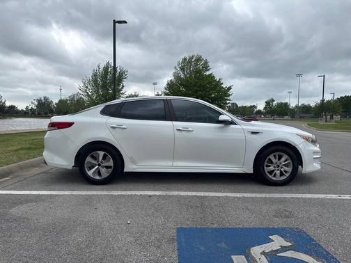 Snow White Pearl 2016 Kia Optima LX