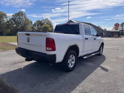 2018 RAM 1500 ST
