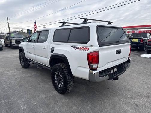 2016 Toyota Tacoma SR
