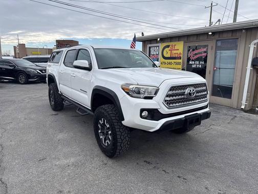 2016 Toyota Tacoma SR