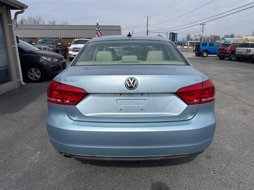 2013 Volkswagen Passat 2.5 SE