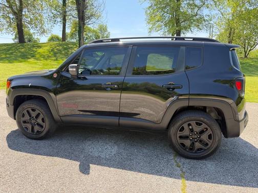 Black 2018 Jeep Renegade Trailhawk
