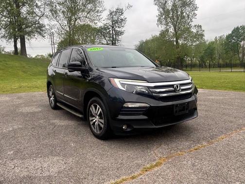 Crystal Black Pearl 2017 Honda Pilot EX