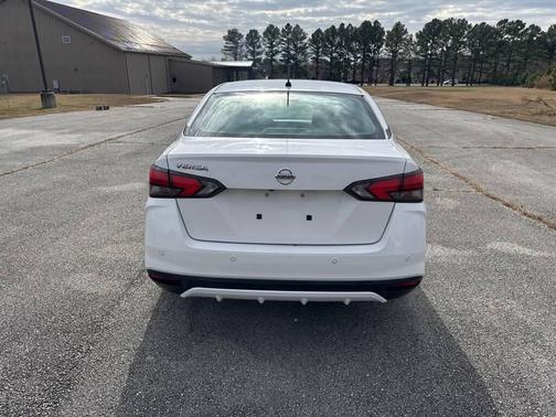 2020 Nissan Versa 1.6 S