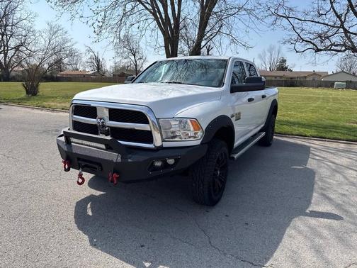 2017 RAM 2500 Tradesman Crew Cab 4x4 6'4' Box