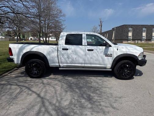 2017 RAM 2500 Tradesman Crew Cab 4x4 6'4' Box