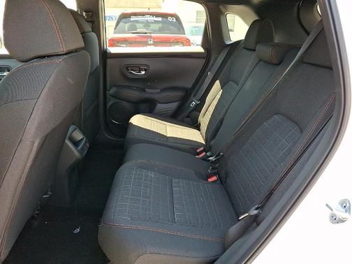 Platinum White Pearl 2026 Honda HR-V Sport