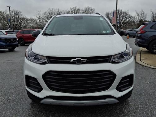Summit White 2021 Chevrolet Trax LT