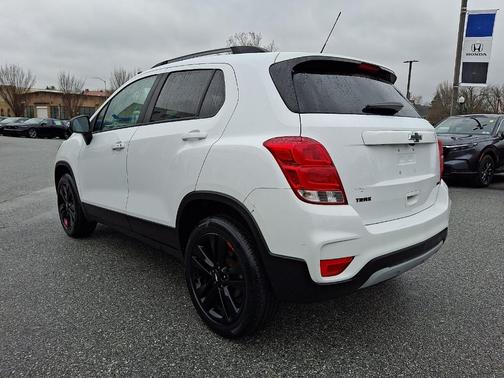 Summit White 2021 Chevrolet Trax LT