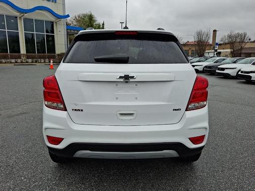 Summit White 2021 Chevrolet Trax LT