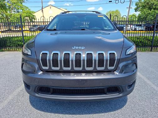 Granite Crystal Clearcoat Metallic 2014 Jeep Cherokee Latitude
