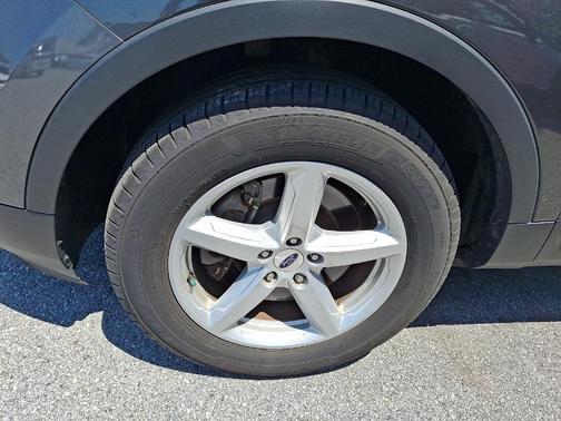 Magnetic 2017 Ford Explorer XLT