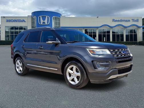 Magnetic 2017 Ford Explorer XLT